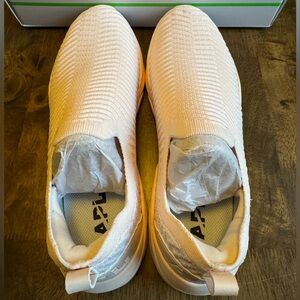 APL Creme Women's TechLoom Traveler Sneakers